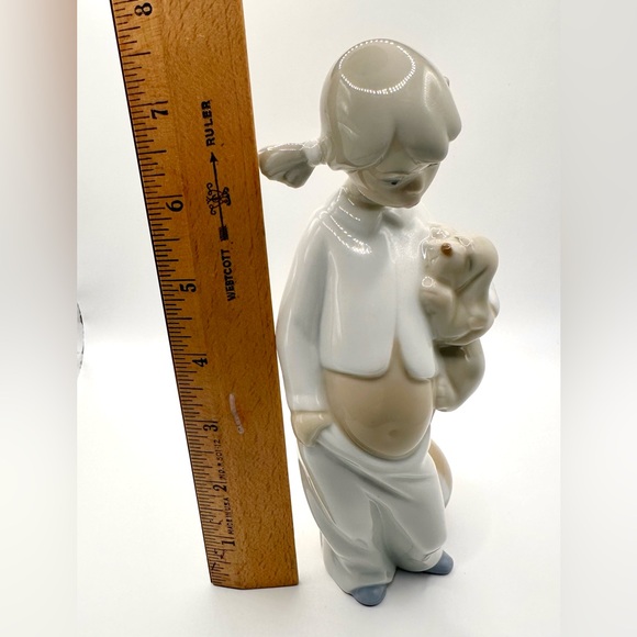 RARE Adorable Vintage Nao Lladro Young Girl in Pj's with Puppy Dog, High Gloss - Picture 7 of 8